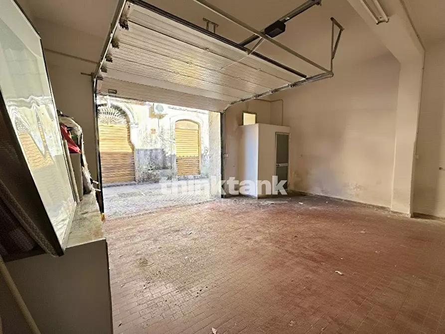 Immagine 3 di Box auto in vendita  in via calatafimi a Siracusa