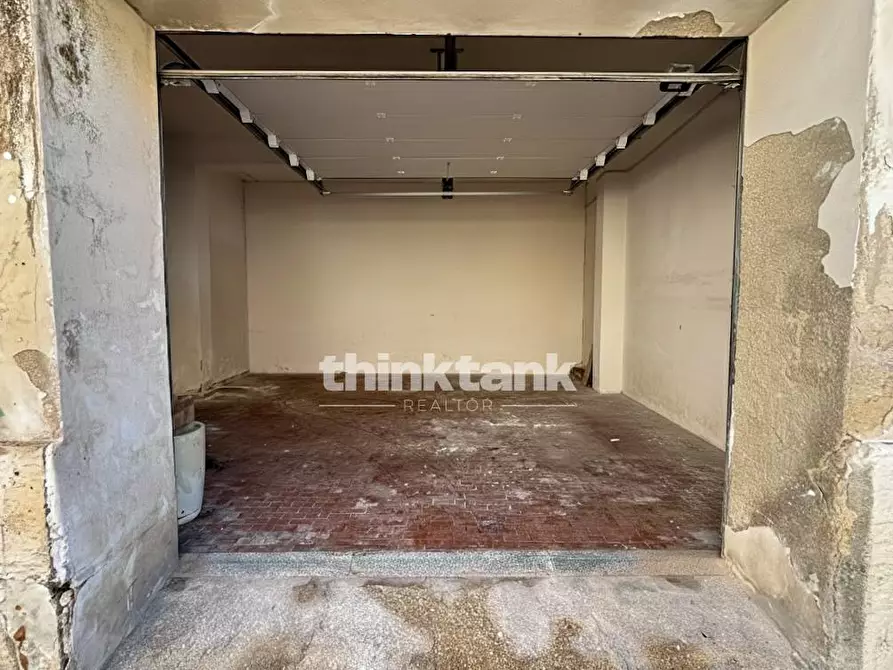 Immagine 2 di Box auto in vendita  in via calatafimi a Siracusa