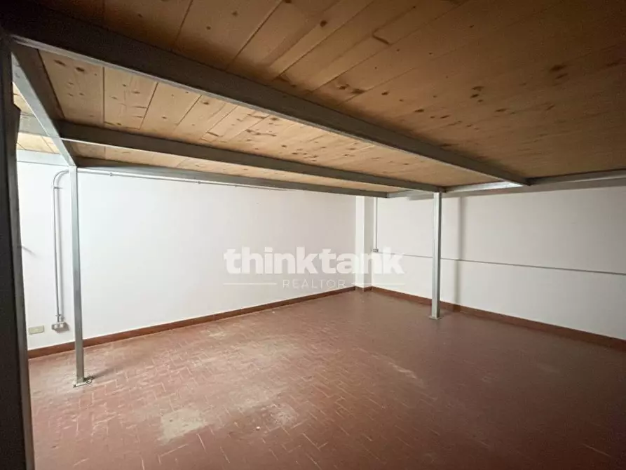 Immagine 3 di Magazzino in vendita  in via Generale carini a Siracusa