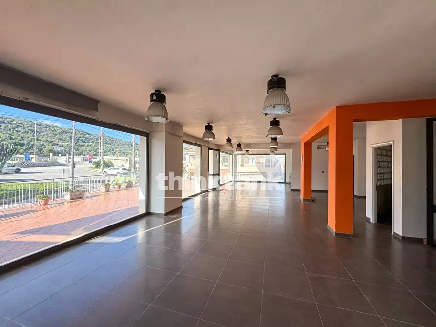 Immagine 1 di Locale commerciale in vendita  in Via Giovanni falcone a Buccheri