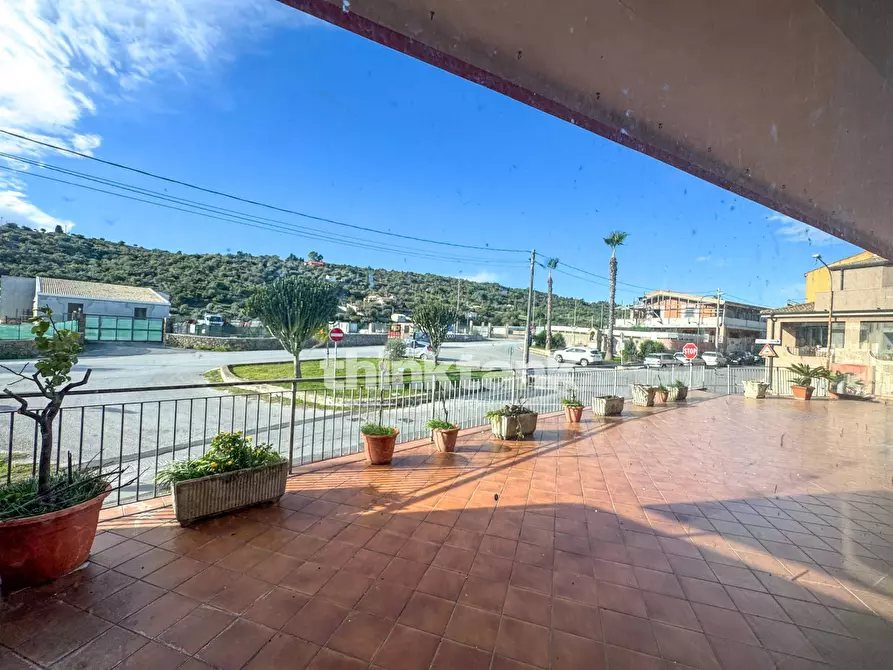 Immagine 14 di Locale commerciale in vendita  in Via Giovanni falcone a Buccheri