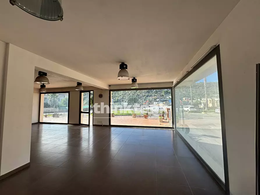 Immagine 16 di Locale commerciale in vendita  in Via Giovanni falcone a Buccheri