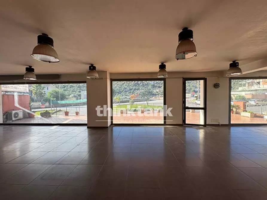 Immagine 22 di Locale commerciale in vendita  in Via Giovanni falcone a Buccheri