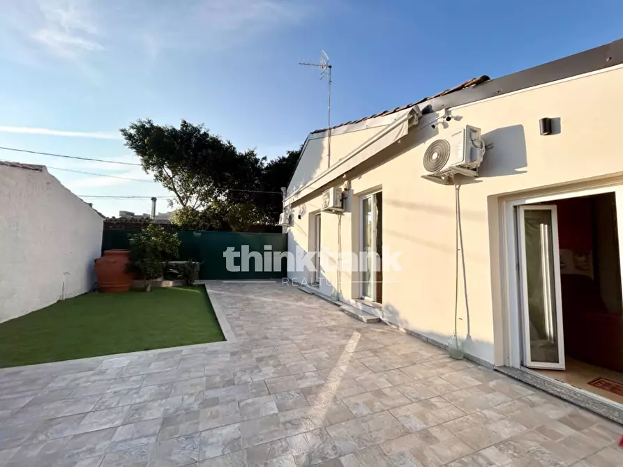 Immagine 2 di Villa in vendita  in Via Gramsci a Gravina Di Catania