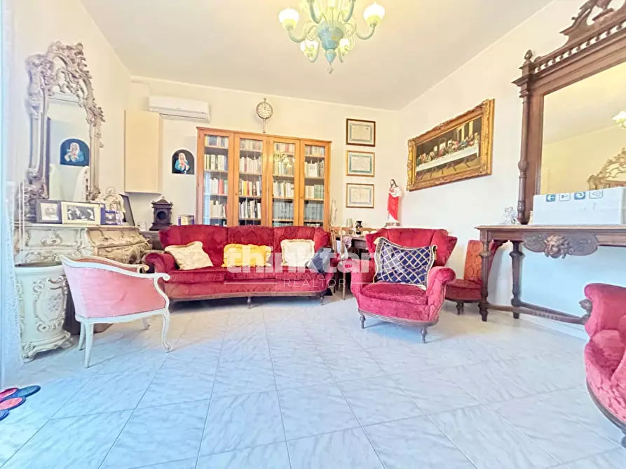 Immagine 9 di Villa in vendita  in Via Gramsci a Gravina Di Catania