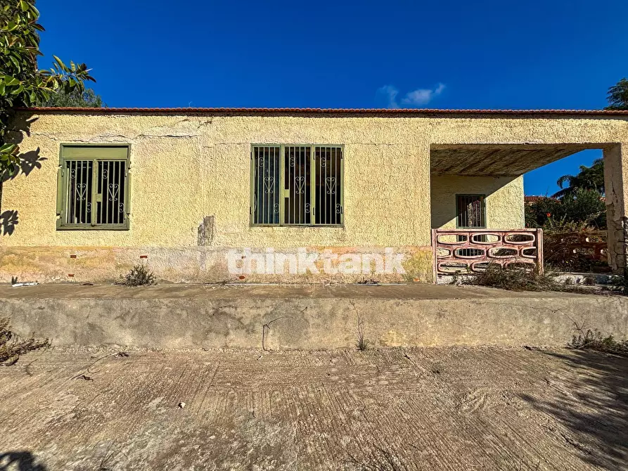 Immagine 2 di Villa in vendita  in Via Volpicelli a Siracusa