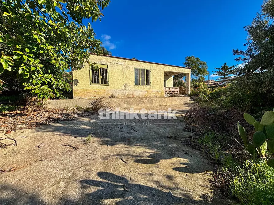 Immagine 1 di Villa in vendita  in Via Volpicelli a Siracusa