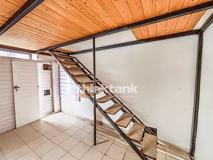 Immagine 3 di Negozio in affitto  in Via Demostene a Siracusa