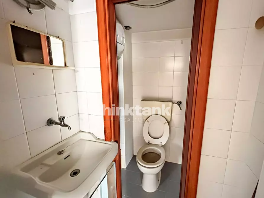 Immagine 5 di Negozio in affitto  in Via Demostene a Siracusa