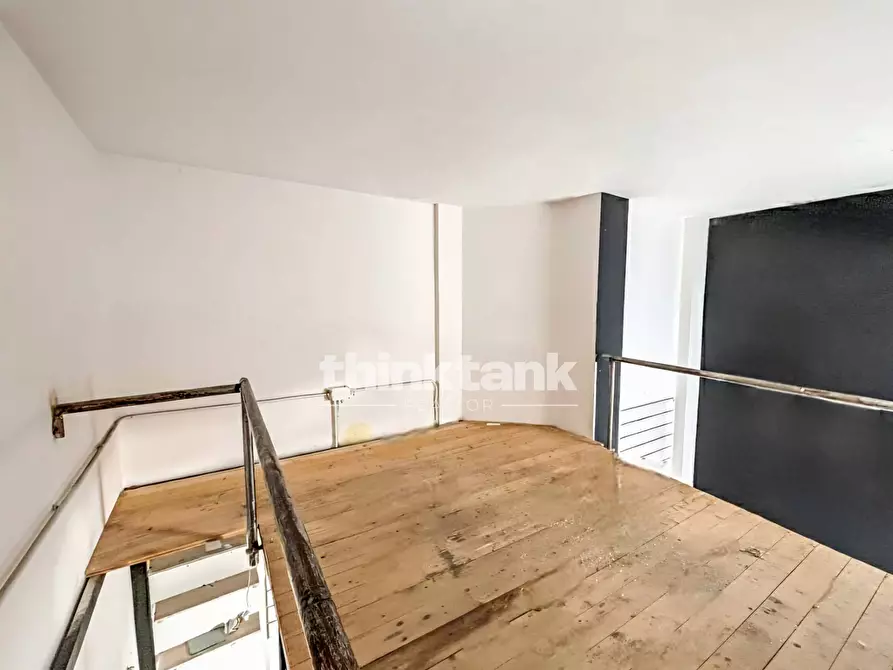 Immagine 6 di Negozio in affitto  in Via Demostene a Siracusa