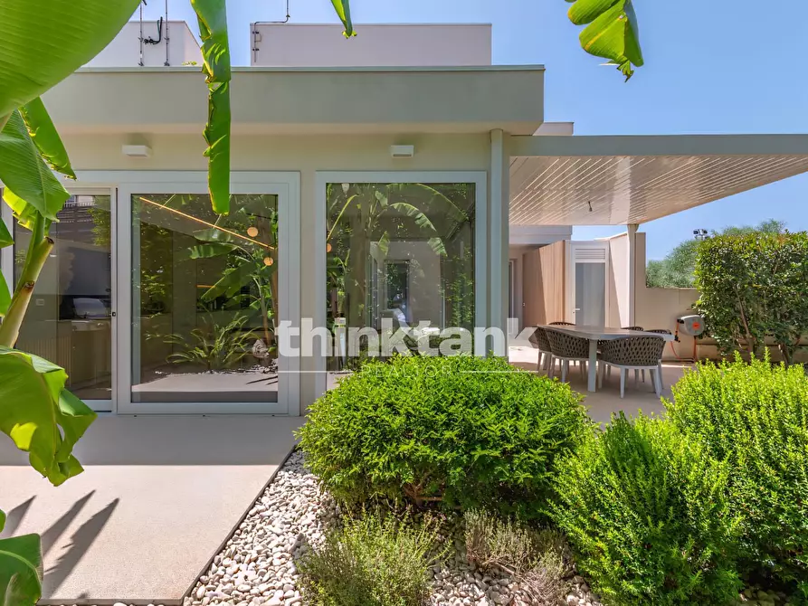 Immagine 47 di Villa in vendita  in Via Cervia a Ragusa