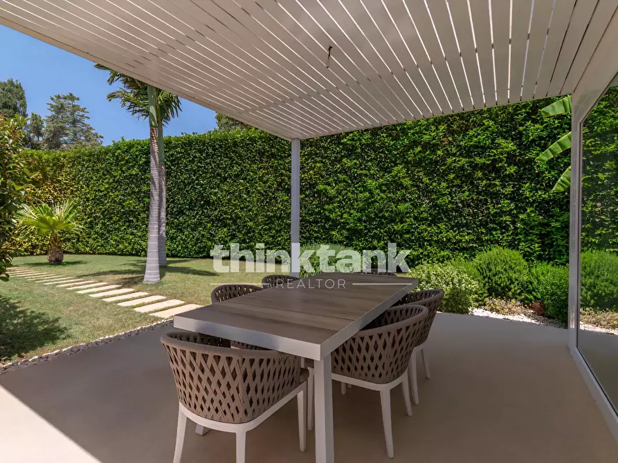 Immagine 4 di Villa in vendita  in Via Cervia a Ragusa