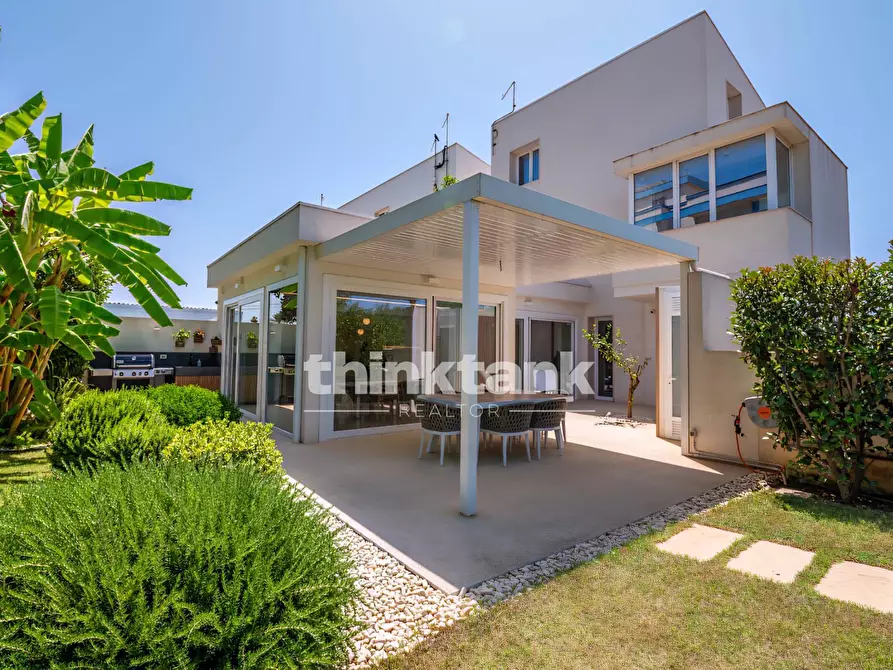 Immagine 50 di Villa in vendita  in Via Cervia a Ragusa