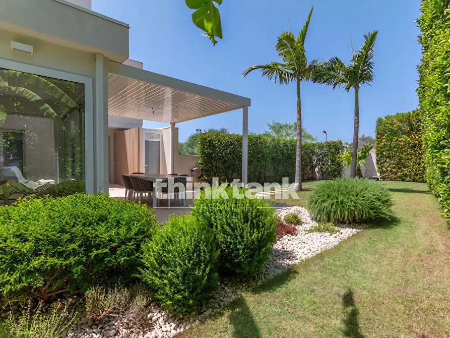 Immagine 51 di Villa in vendita  in Via Cervia a Ragusa