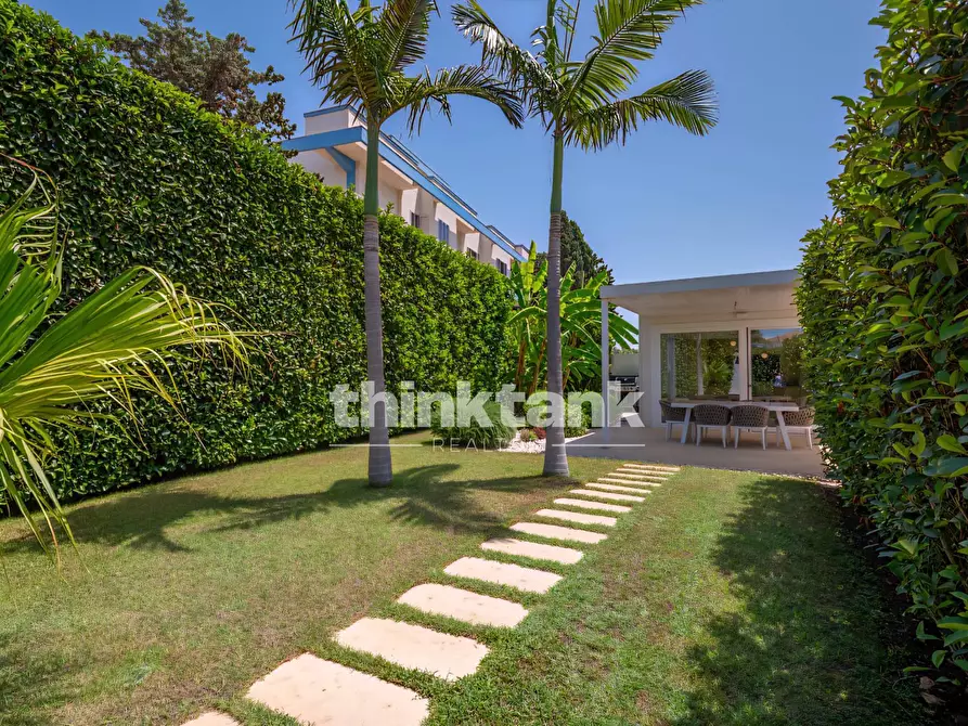 Immagine 53 di Villa in vendita  in Via Cervia a Ragusa