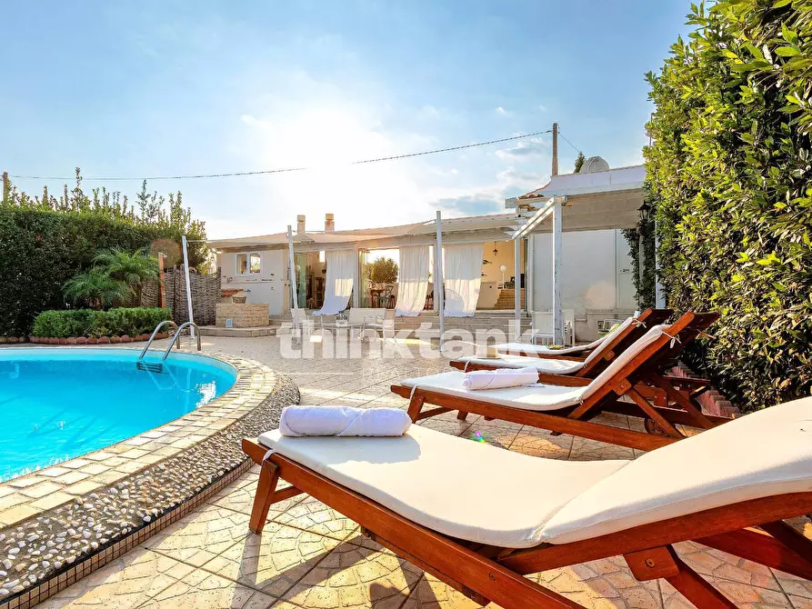 Immagine 1 di Villa in vendita  in Via del Giglio a Ispica