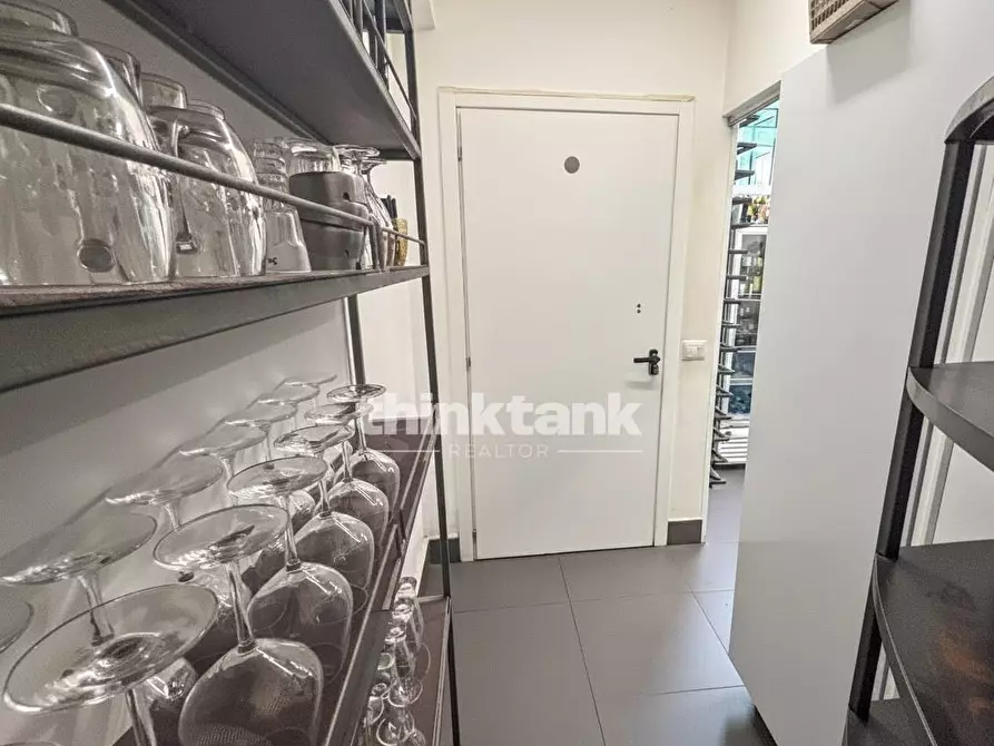 Immagine 21 di Locale commerciale in vendita  in corso umberto 1 a Siracusa