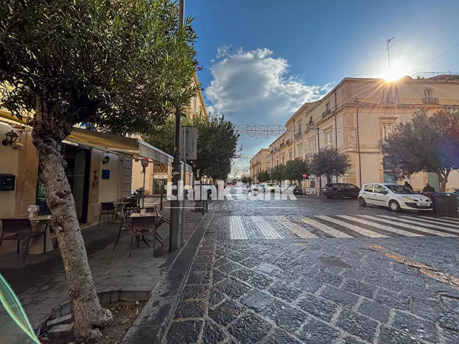 Immagine 1 di Locale commerciale in vendita  in corso umberto 1 a Siracusa