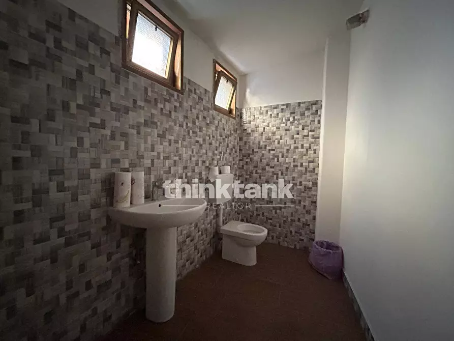 Immagine 19 di Locale commerciale in affitto  in Viale della Regione a Nicolosi