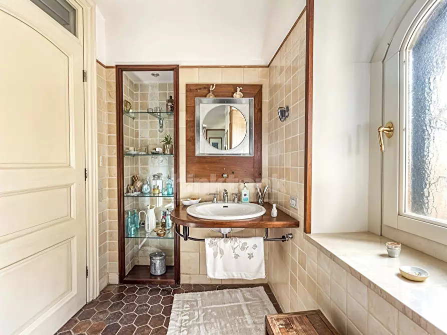 Immagine 31 di Villa in vendita  in Via Pergusa snc a Enna