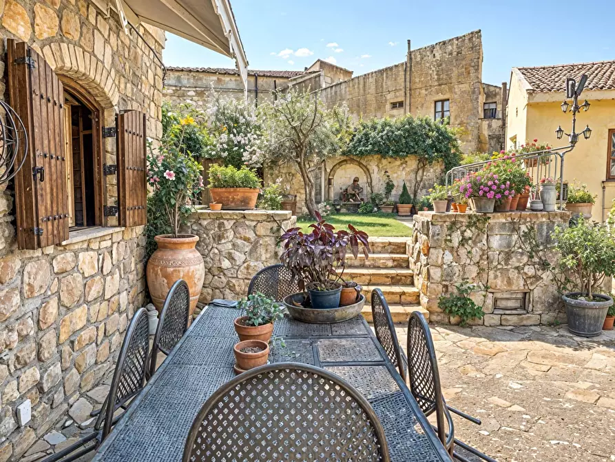 Immagine 6 di Villa in vendita  in Via Pergusa snc a Enna