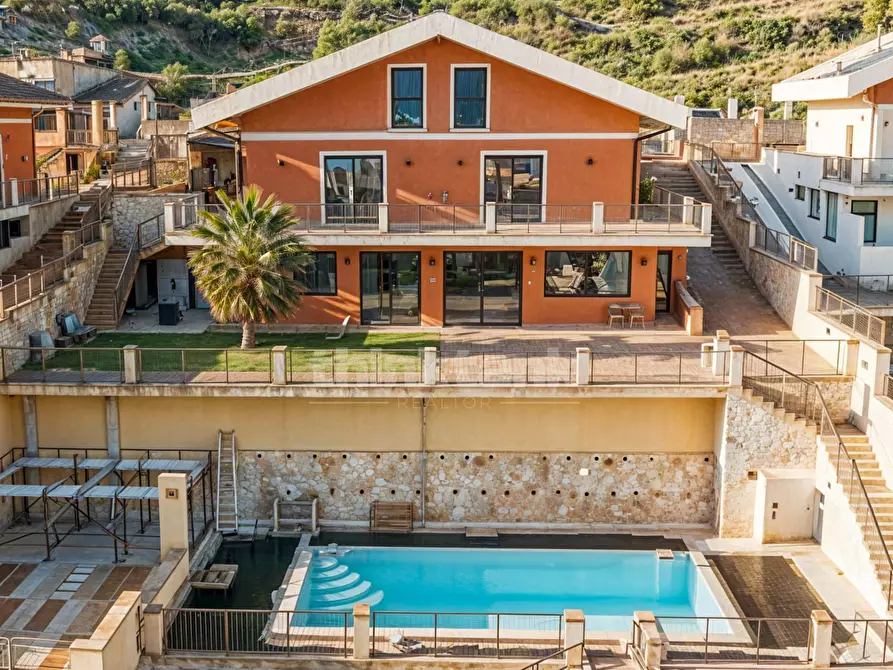 Immagine 40 di Villa in vendita  in Torre Faro snc a Messina