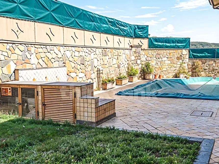 Immagine 26 di Villa in vendita  in canfarella snc a Gravina Di Catania