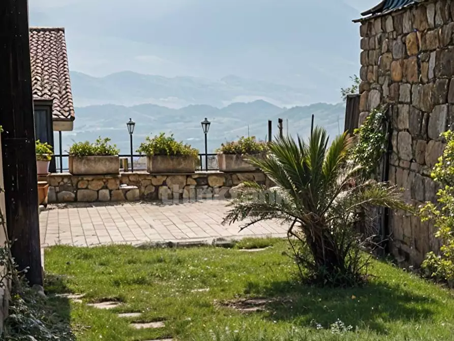 Immagine 30 di Villa in vendita  in canfarella snc a Gravina Di Catania