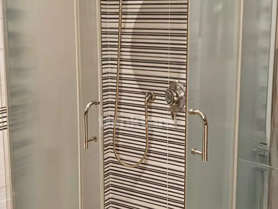 Immagine 21 di Villa in vendita  in canfarella snc a Gravina Di Catania