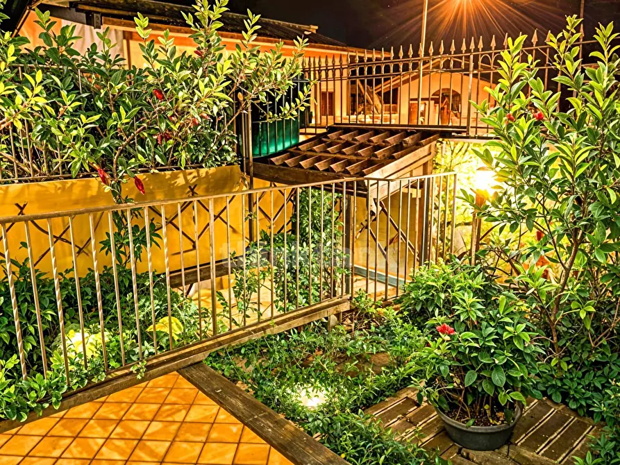 Immagine 4 di Villa in vendita  in canfarella snc a Gravina Di Catania