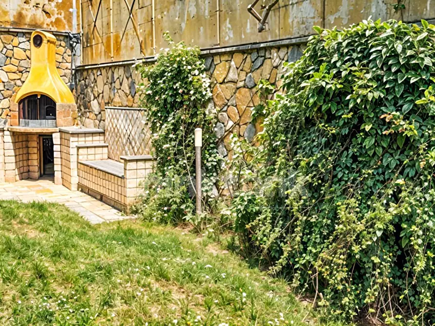 Immagine 27 di Villa in vendita  in canfarella snc a Gravina Di Catania