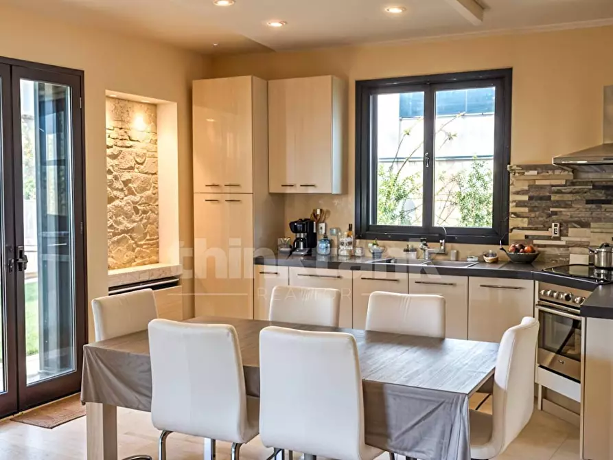 Immagine 16 di Villa in vendita  in canfarella snc a Gravina Di Catania