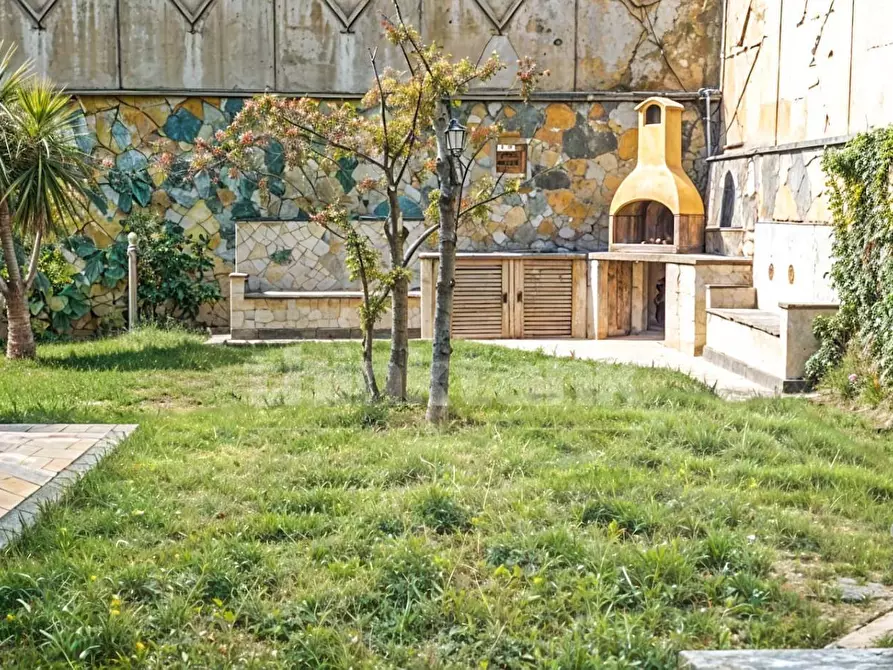 Immagine 31 di Villa in vendita  in canfarella snc a Gravina Di Catania