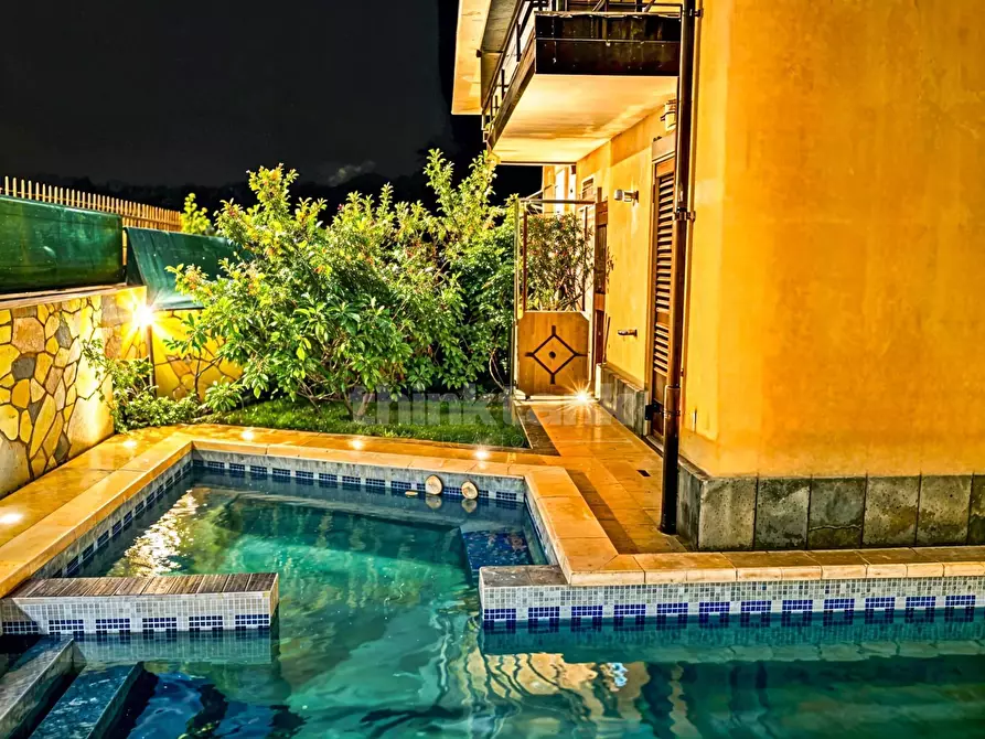 Immagine 1 di Villa in vendita  in canfarella snc a Gravina Di Catania