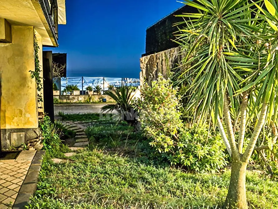 Immagine 7 di Villa in vendita  in canfarella snc a Gravina Di Catania