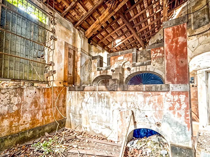 Immagine 31 di Villa in vendita  in Via Etnea 180 a Gravina Di Catania