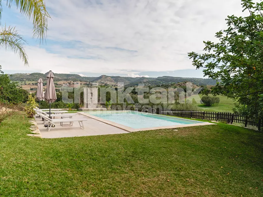 Immagine 8 di Villa in affitto  in Contrada Castelluccio snc a Noto