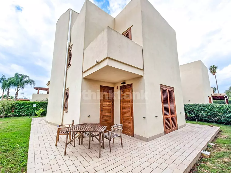 Immagine 3 di Villa in vendita  in Via del pellicano snc a Siracusa