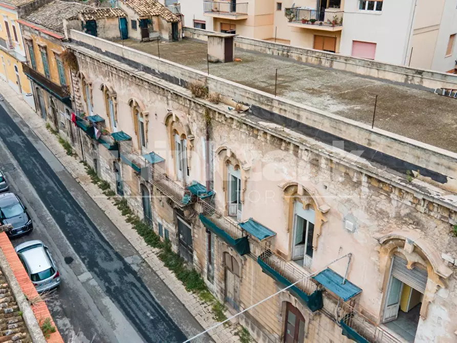 Immagine 2 di Palazzo in vendita  in via vittorio veneto snc a Modica