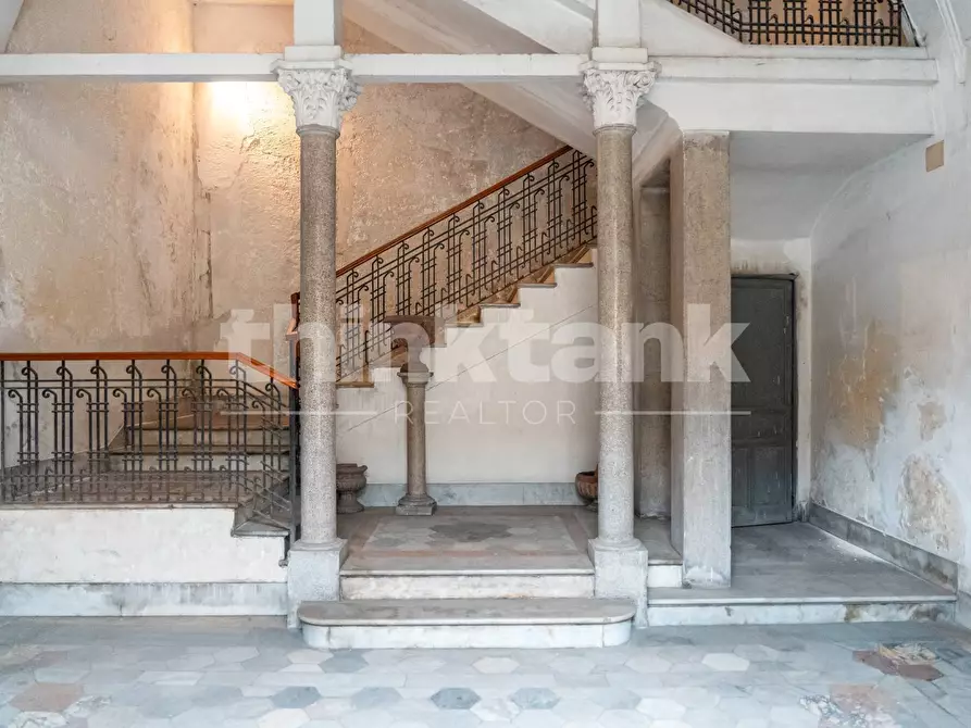 Immagine 6 di Palazzo in vendita  in via vittorio veneto snc a Modica