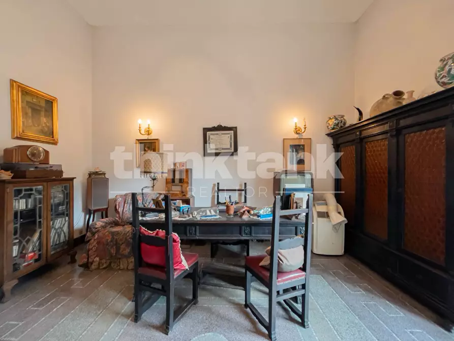 Immagine 17 di Palazzo in vendita  in via vittorio veneto snc a Modica