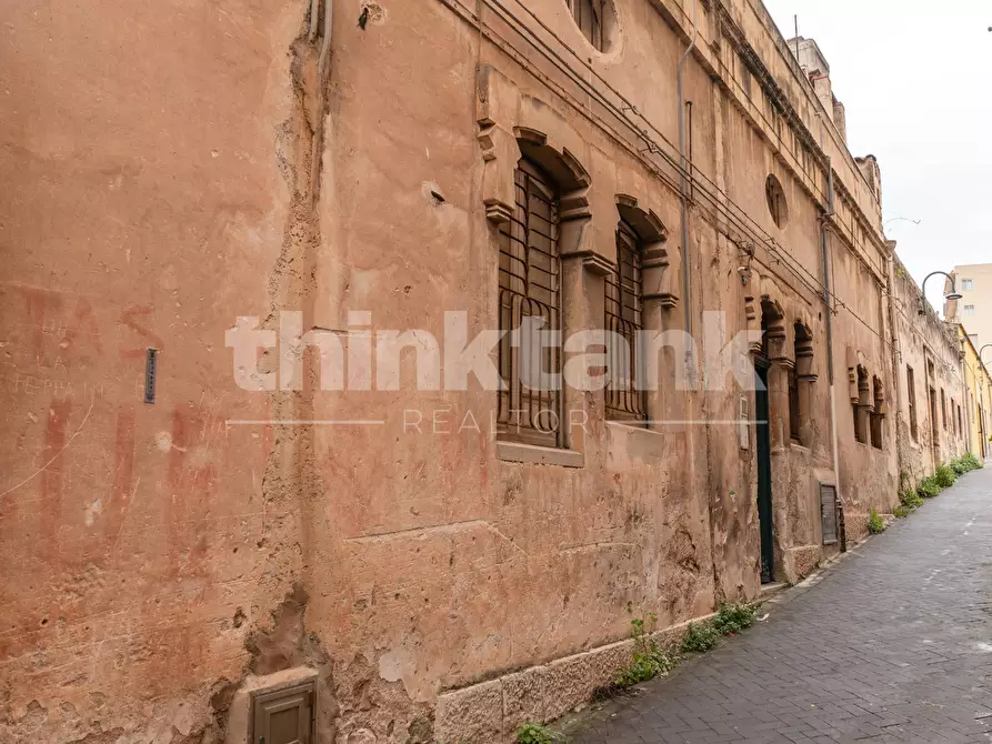 Immagine 36 di Palazzo in vendita  in via vittorio veneto snc a Modica