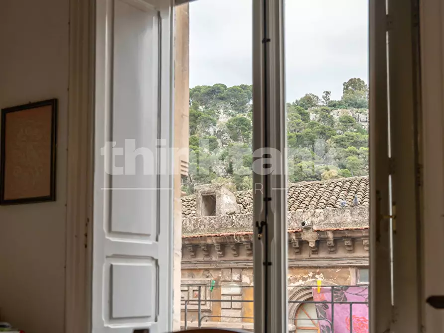 Immagine 23 di Palazzo in vendita  in via vittorio veneto snc a Modica