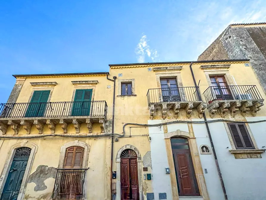 Immagine 2 di Appartamento in vendita  in via aurispa a Noto