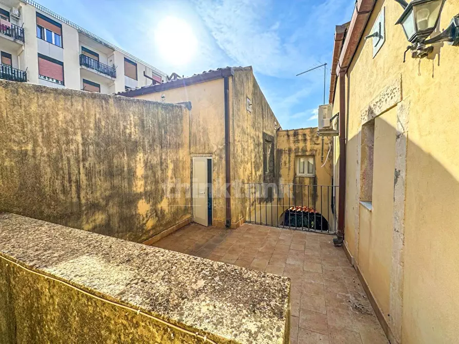 Immagine 10 di Appartamento in vendita  in via aurispa a Noto