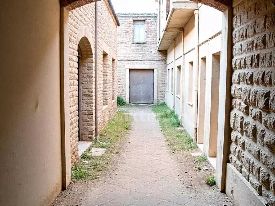 Immagine 2 di Palazzo in vendita  in via siena a Avola