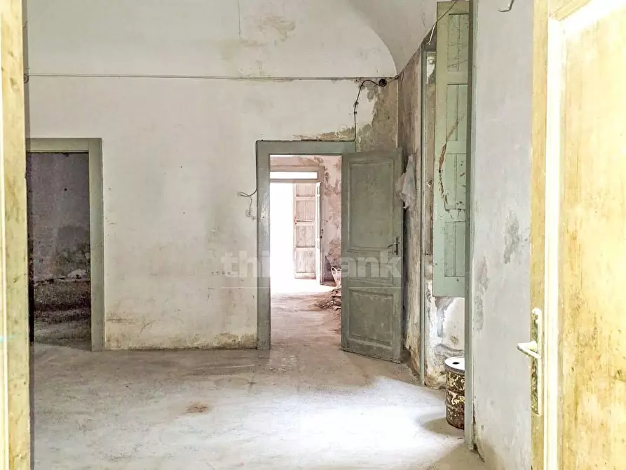 Immagine 14 di Palazzo in vendita  in via siena a Avola