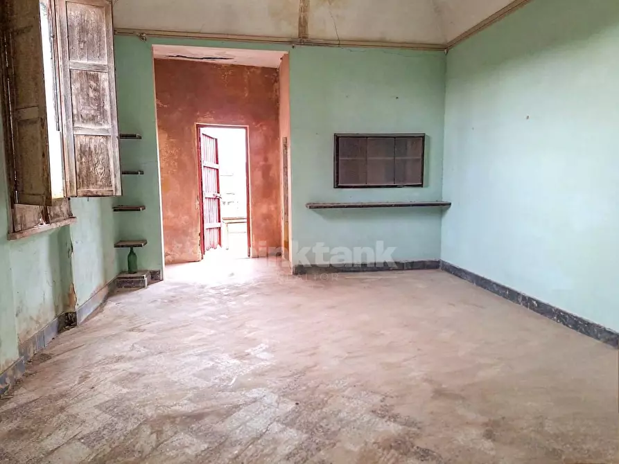 Immagine 22 di Palazzo in vendita  in via siena a Avola