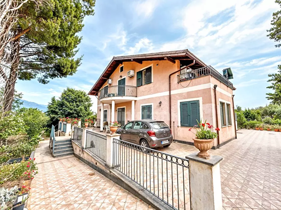 Immagine 4 di Villa in vendita  in via vecchiuzzi snc a Aci Bonaccorsi