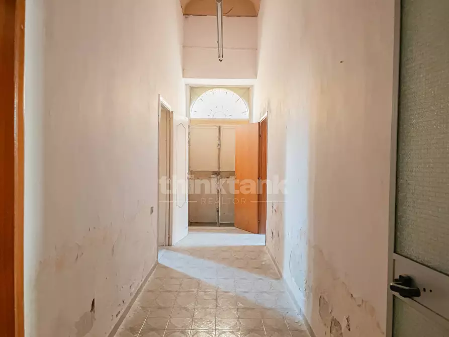 Immagine 30 di Villa in vendita  in Via roma a Avola